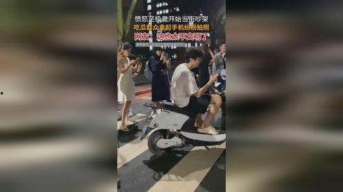 吃瓜群众纷纷领手机,手机新品引发全民狂欢